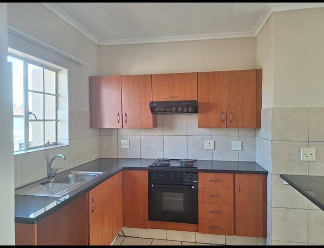 2 BEDROOM PROPERTY TO RENT IN SONNEVELD